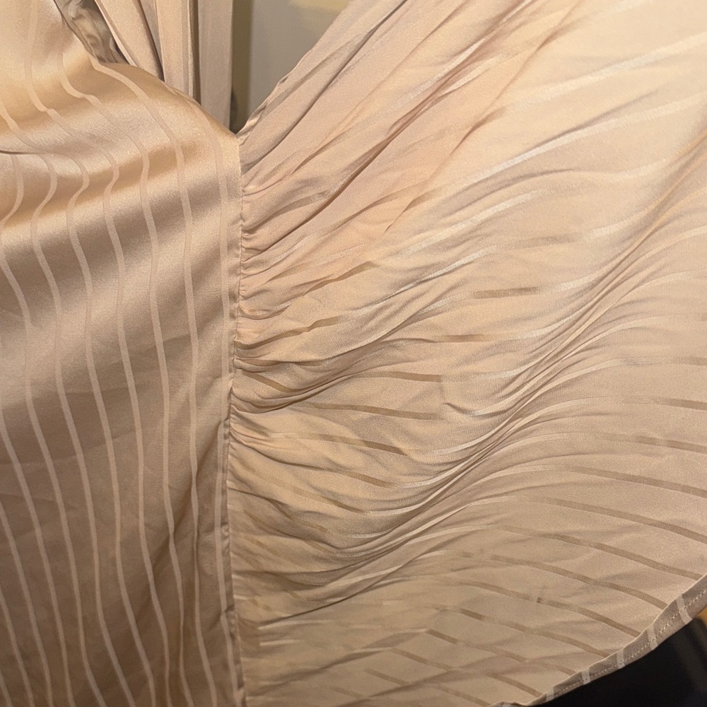 Elegant Cream Dress - Picture 12 of 16